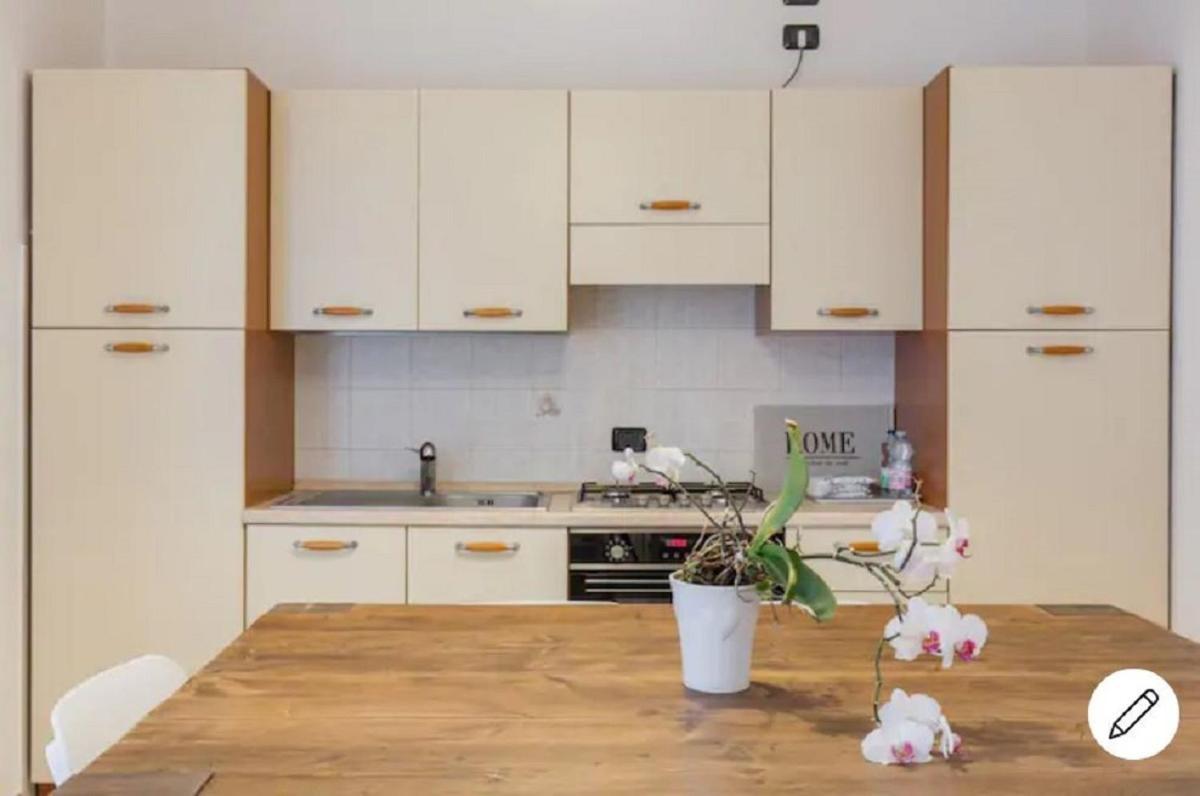 Casa Ulivi Bianco Leilighet Rivoltella del Garda Eksteriør bilde
